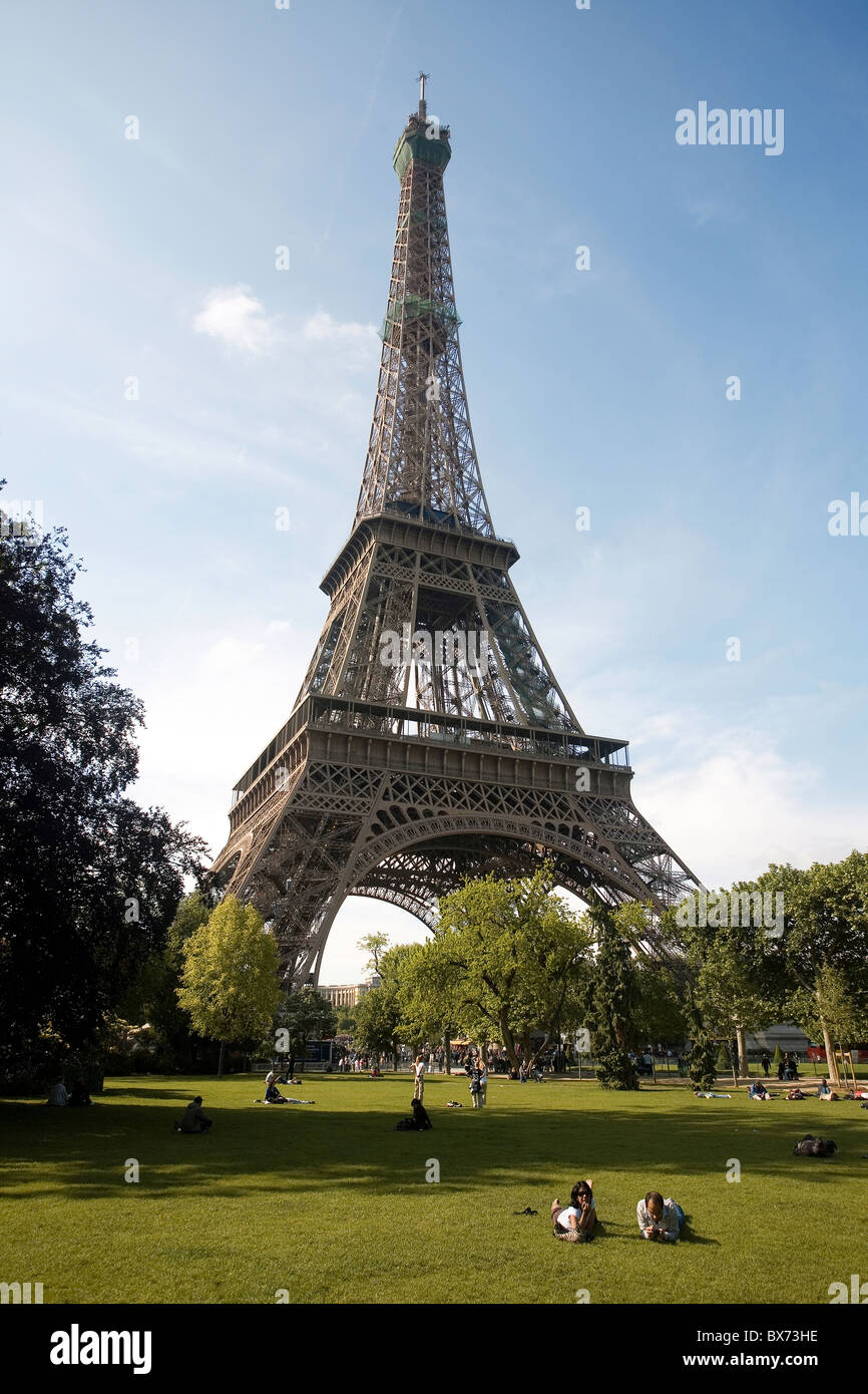 der Eiffelturm und vom Champ de mars Stockfoto