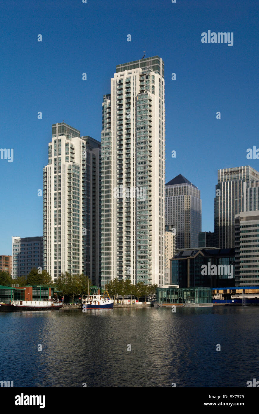 Bürogebäude und Wohnungen Canary Wharf London UK 2008 Stockfoto