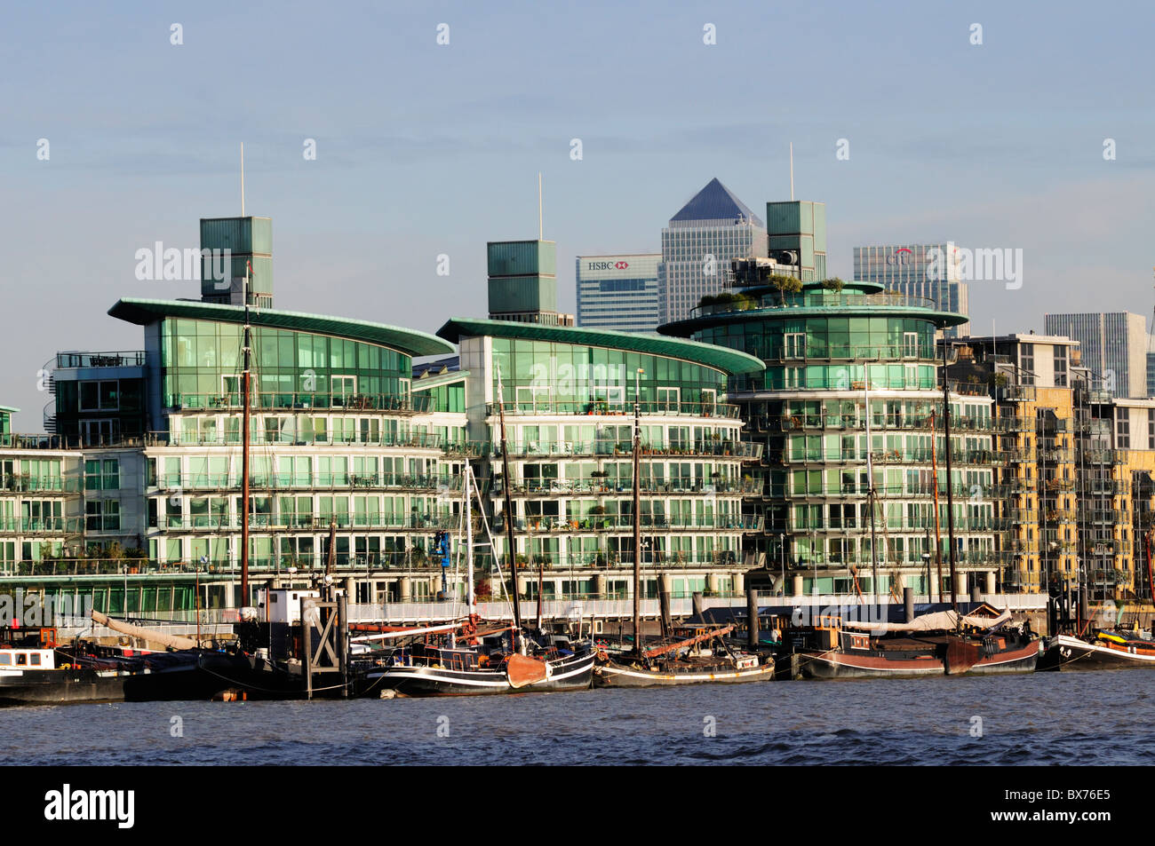 Riverside-Gebäude in Wapping, London, England, UK Stockfoto