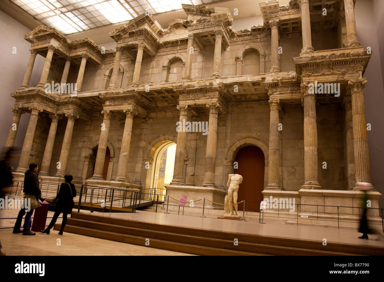 Das Markttor von Milet im Pergamon-Museum, Berlin, Deutschland, Europa Stockfoto