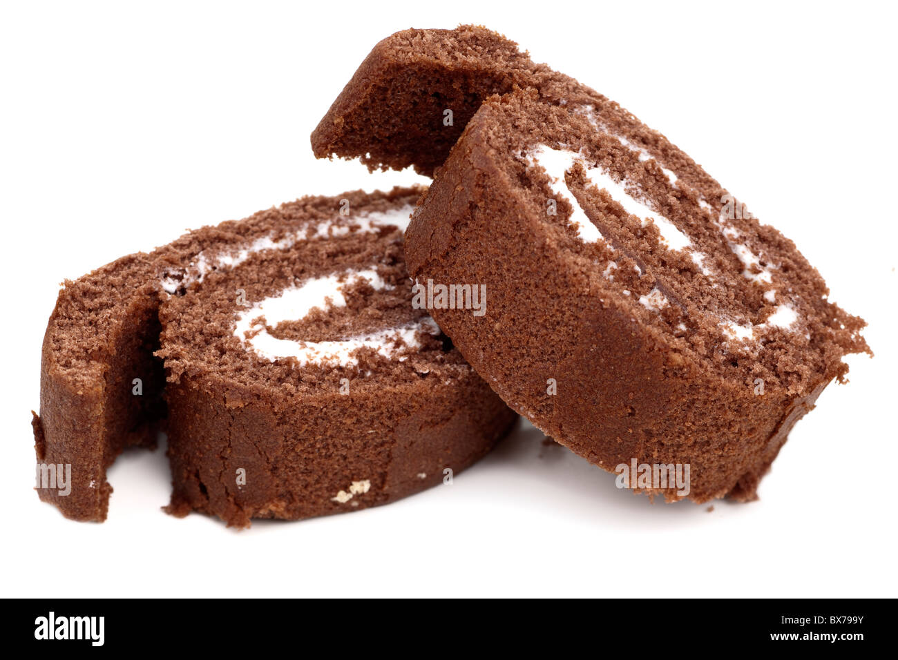 Zwei Scheiben von Schokolade Biskuitrolle Stockfoto