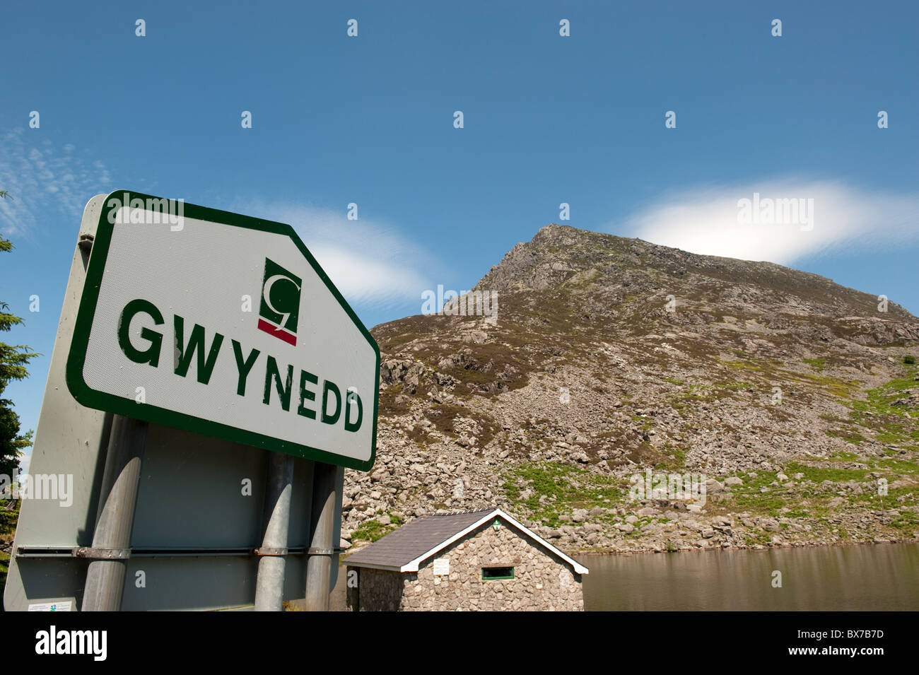 Gwynedd Straßenschild von Berg Stockfoto