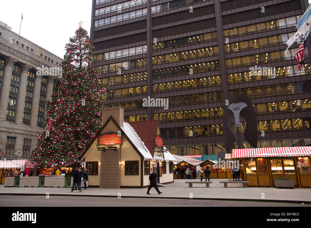 Christkindlmarkets Daley Plaza im Dezember 2010, Chicago, Illinois. Stockfoto
