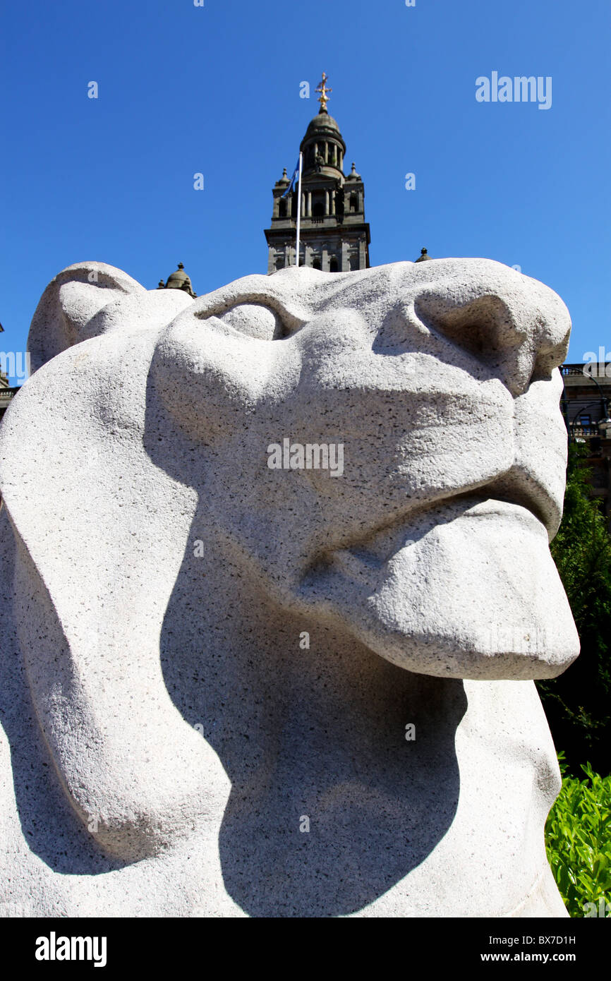 Liegender Steinlöwen Kriegerdenkmal George Square Glasgow Stockfoto