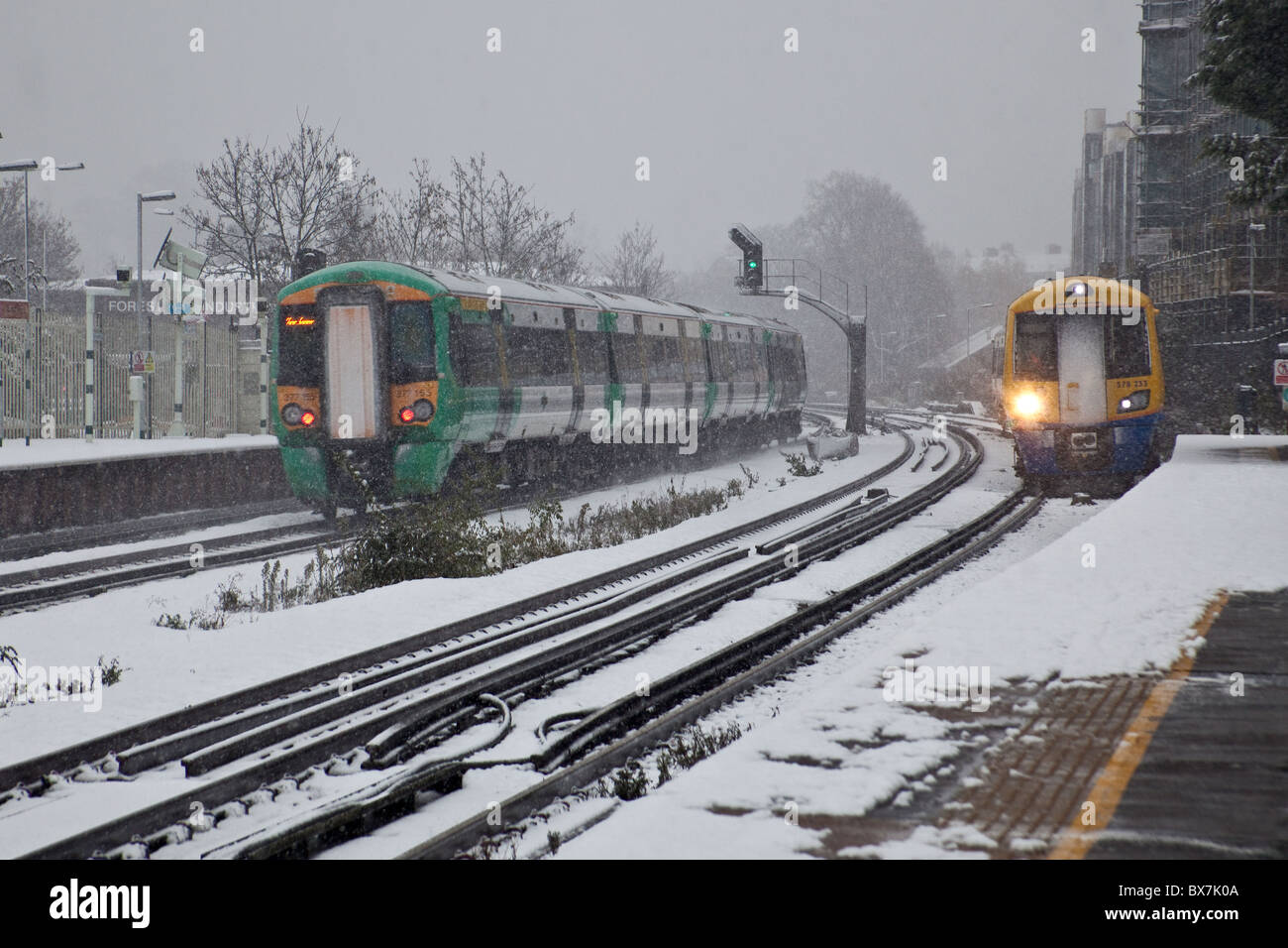 London, Forest Hill Schnee auf der Bahn Dezember 2010 Stockfoto