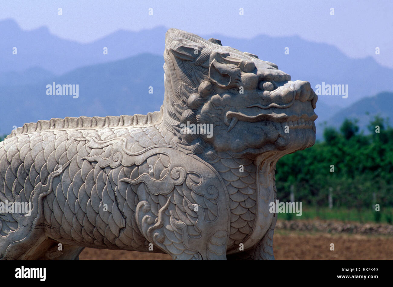 Qilin (Einhorn), Weg von Spirituosen, Grab Xiao Ling, östlichen Qing-Gräber, Peking, Weltkulturerbe Stockfoto