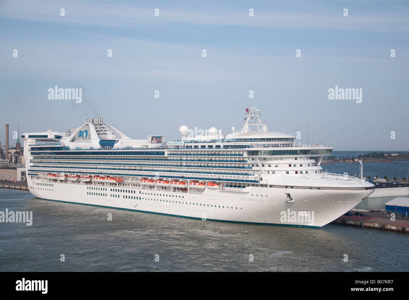 Princess Cruises Kreuzfahrtschiff "Star Princess" Abfahrt vom Hafen von Helsinki, Finnland. Stockfoto