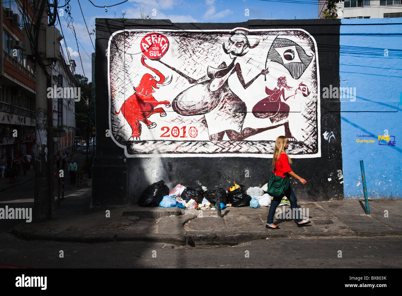 Eine bunte Wandgemälde von Jorge Selarón in der Lapa Bezirk von Rio De Janeiro 2010 brasilianische Welt Cup Team zu unterstützen Stockfoto
