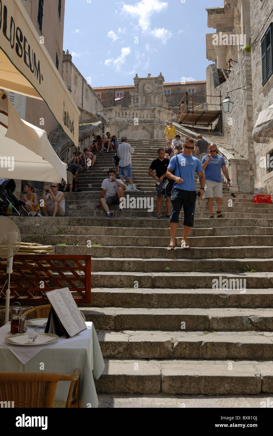 Eine schöne barocke Treppe führt vom Gunduliceva Poljana, Poljana Rudera Boskovica. Die Treppe wurde von entworfen... Stockfoto