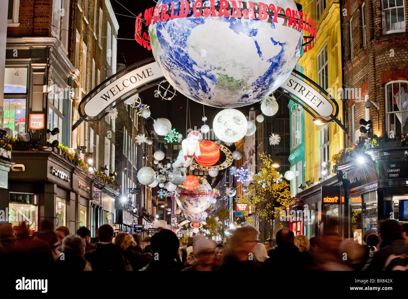 Carnaby Street beleuchtet für die Weihnachtszeit 2010, London, Vereinigtes Königreich Stockfoto