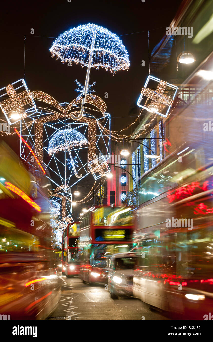 Oxford Street beleuchtet für die Weihnachtszeit 2010, London, Vereinigtes Königreich Stockfoto