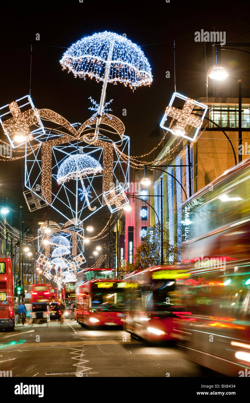 Oxford Street beleuchtet für die Weihnachtszeit 2010, London, Vereinigtes Königreich Stockfoto