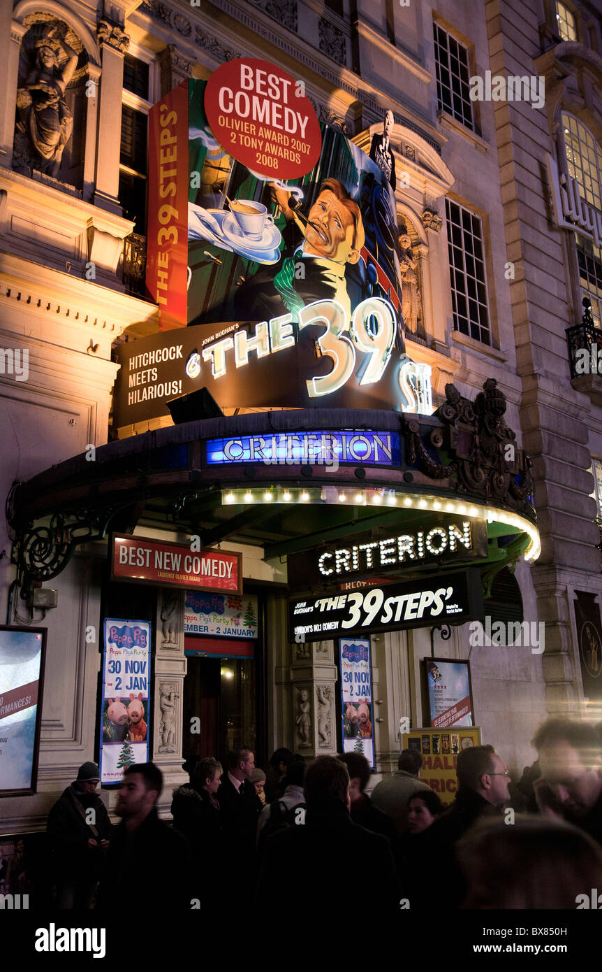 Die 39 Stufen Werbung Horten an der Vorderseite des Criterion Theatre. Stockfoto