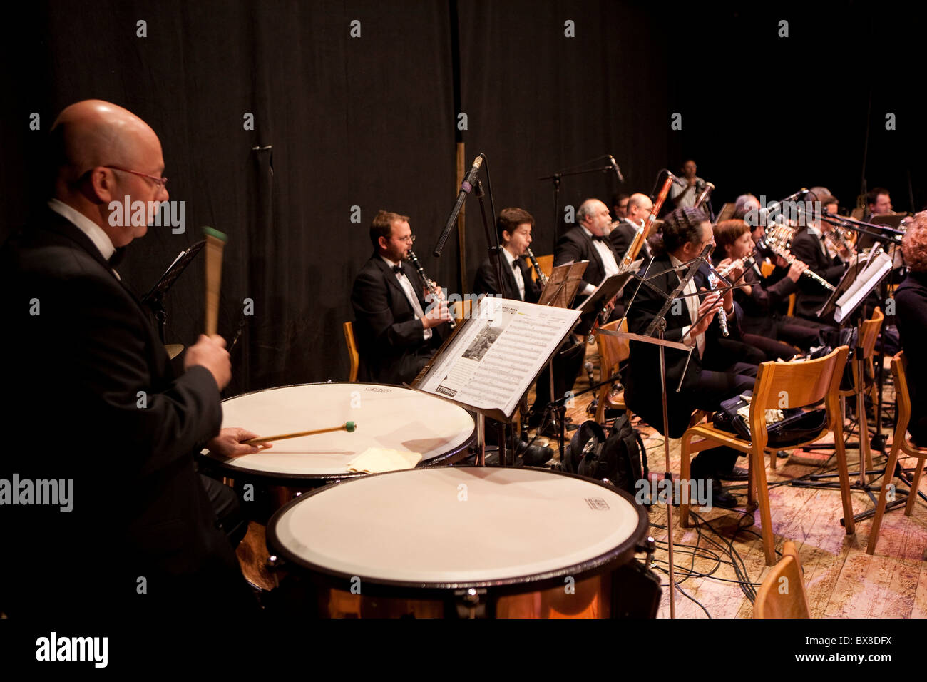 Ashdod Symphony Orchestra unter der Leitung von Mark Wallach Stockfoto