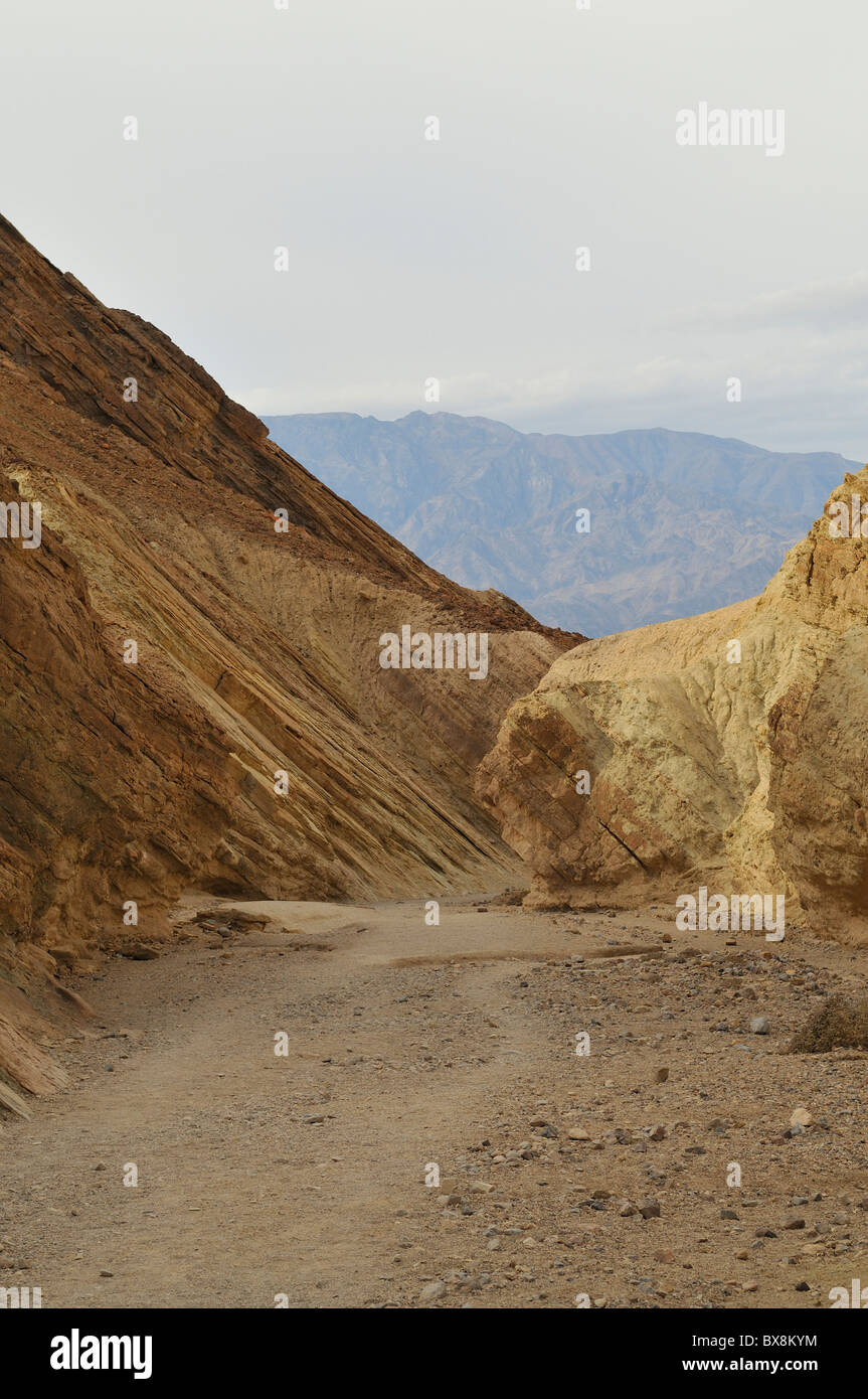 Golden Canyon Trail führt zu Zabriskie Point über Gower Gulch. Death Valley Nationalpark Stockfoto