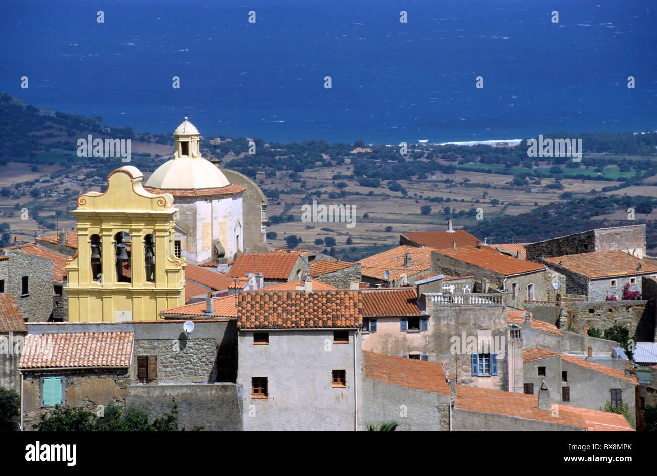 Korsika: Marcasso Dorf mit Blick auf das Mittelmeer, Korsika, Frankreich. Stockfoto