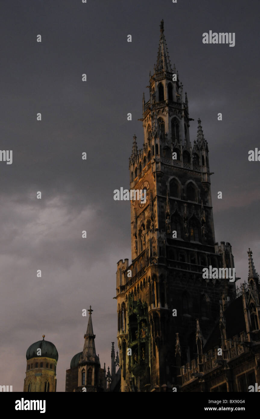 Abend, Abenddämmerung, Abend, Abenddämmerung, Abend, Abend-Stimmung, Deutschland, München, Rathaus, Reise, Reisen, Stadtansicht, Stadtansichten, Städte, Stockfoto