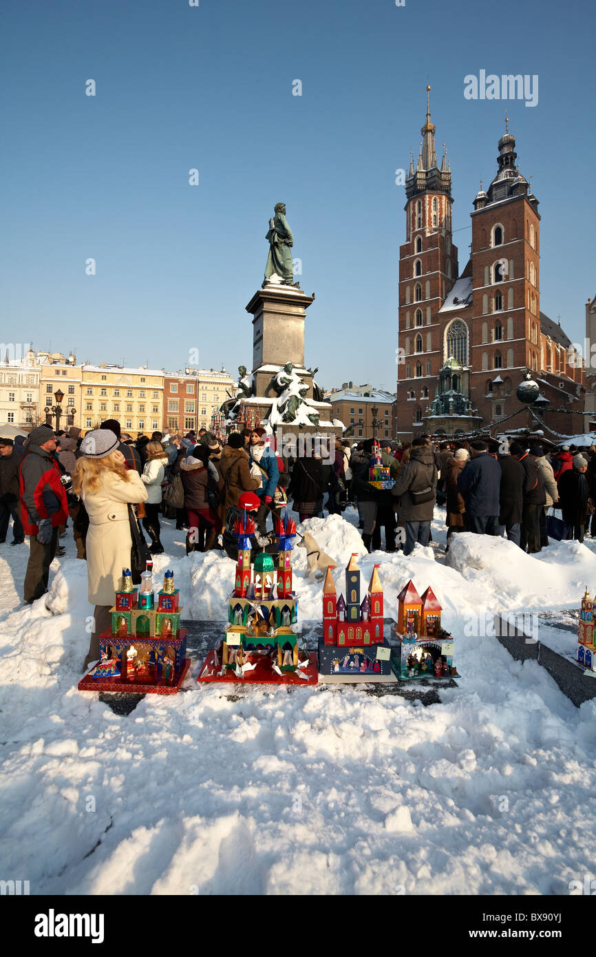 Osteuropa Polen Krakau Malopolska Rynek Glowny St Mary's Kirche Szopki jährlichen Krippe machen Wettbewerb Stockfoto