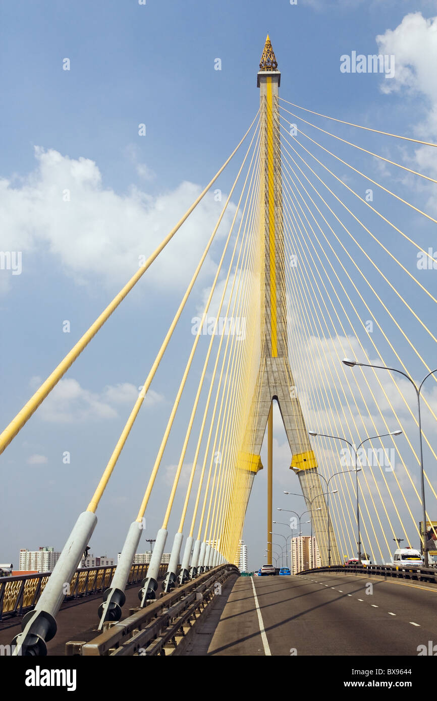 Rama-VIII-Brücke in Bangkok, Thailand Stockfoto