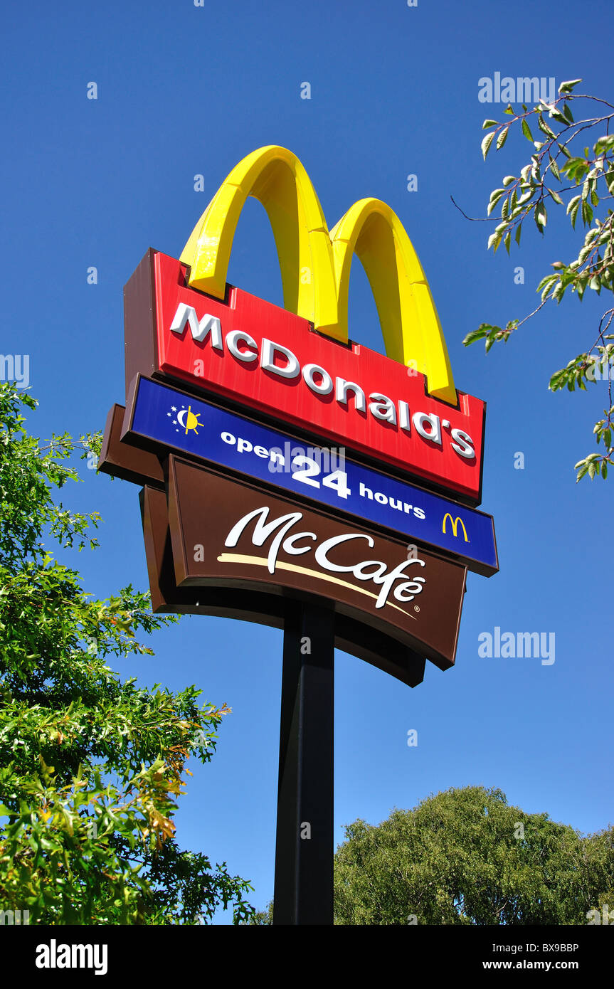 McDonald's Restaurant Schild, Colombo Street, Sydenham, Christchurch, Canterbury, Südinsel, Neuseeland Stockfoto