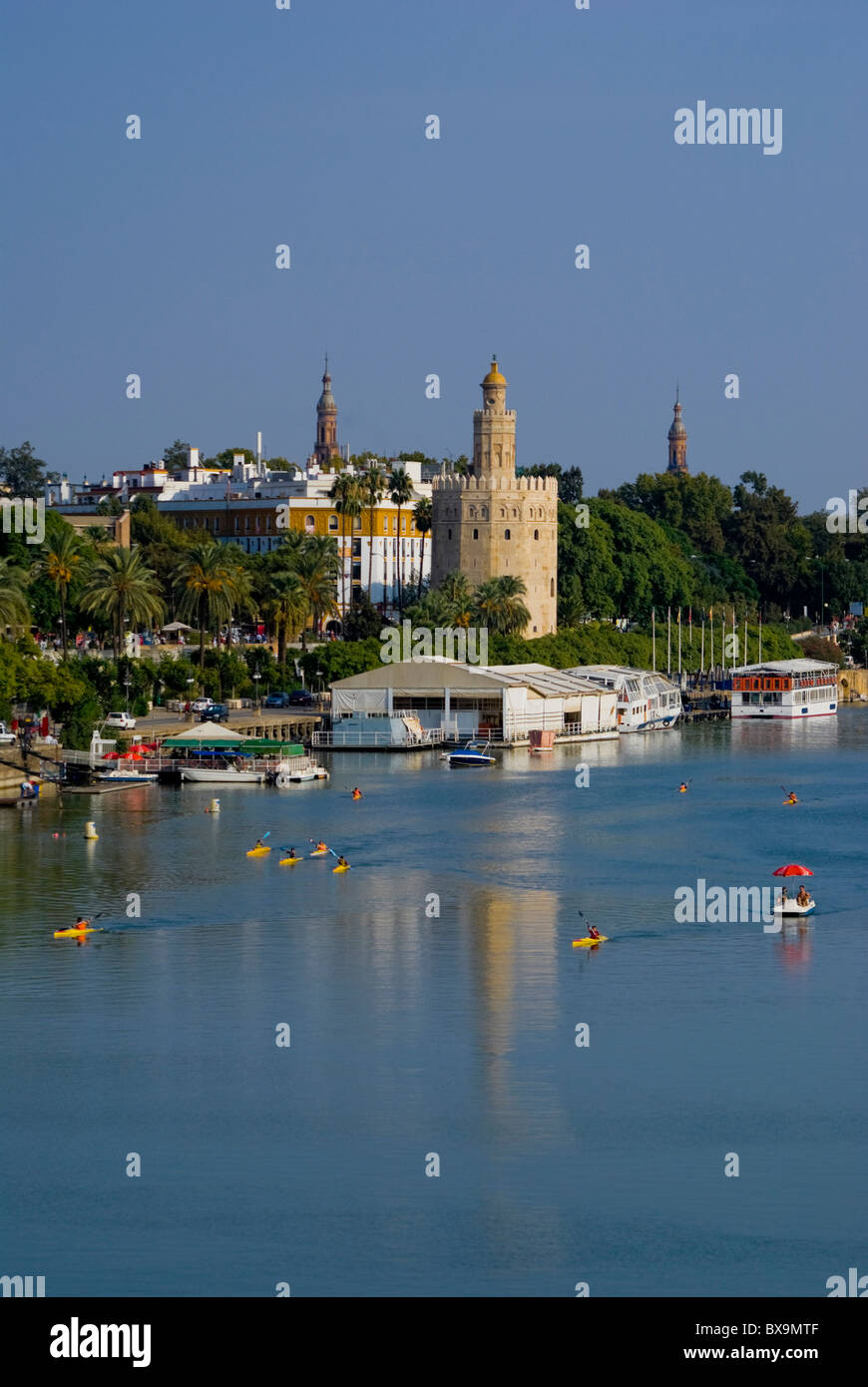Andalusien, Sevilla Rio Guadalquivir Torre Del Oro Stockfoto