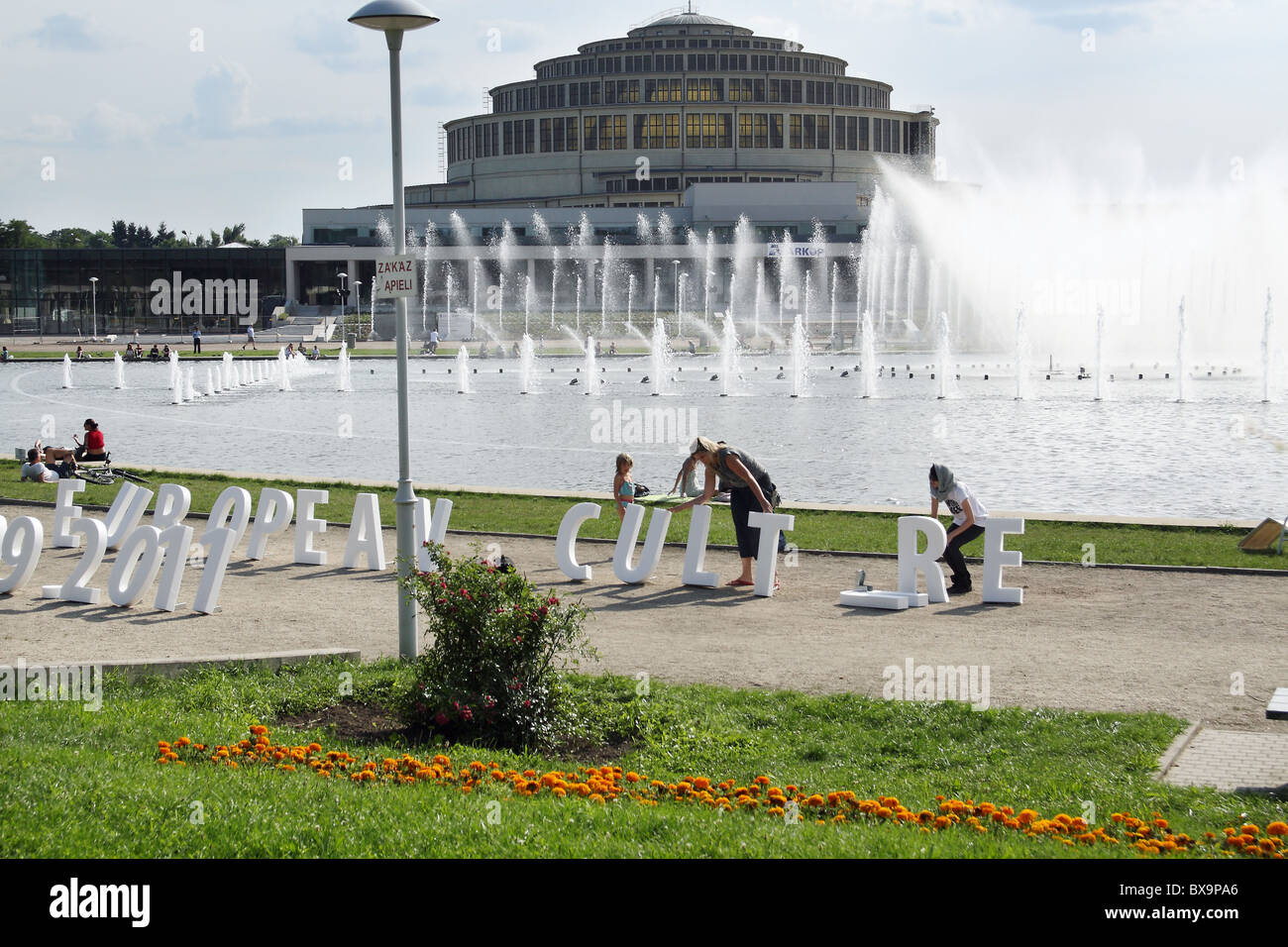 Künstler machen Satz "Europäische Kultur" dargelegt in weißen Druckbuchstaben. Stockfoto
