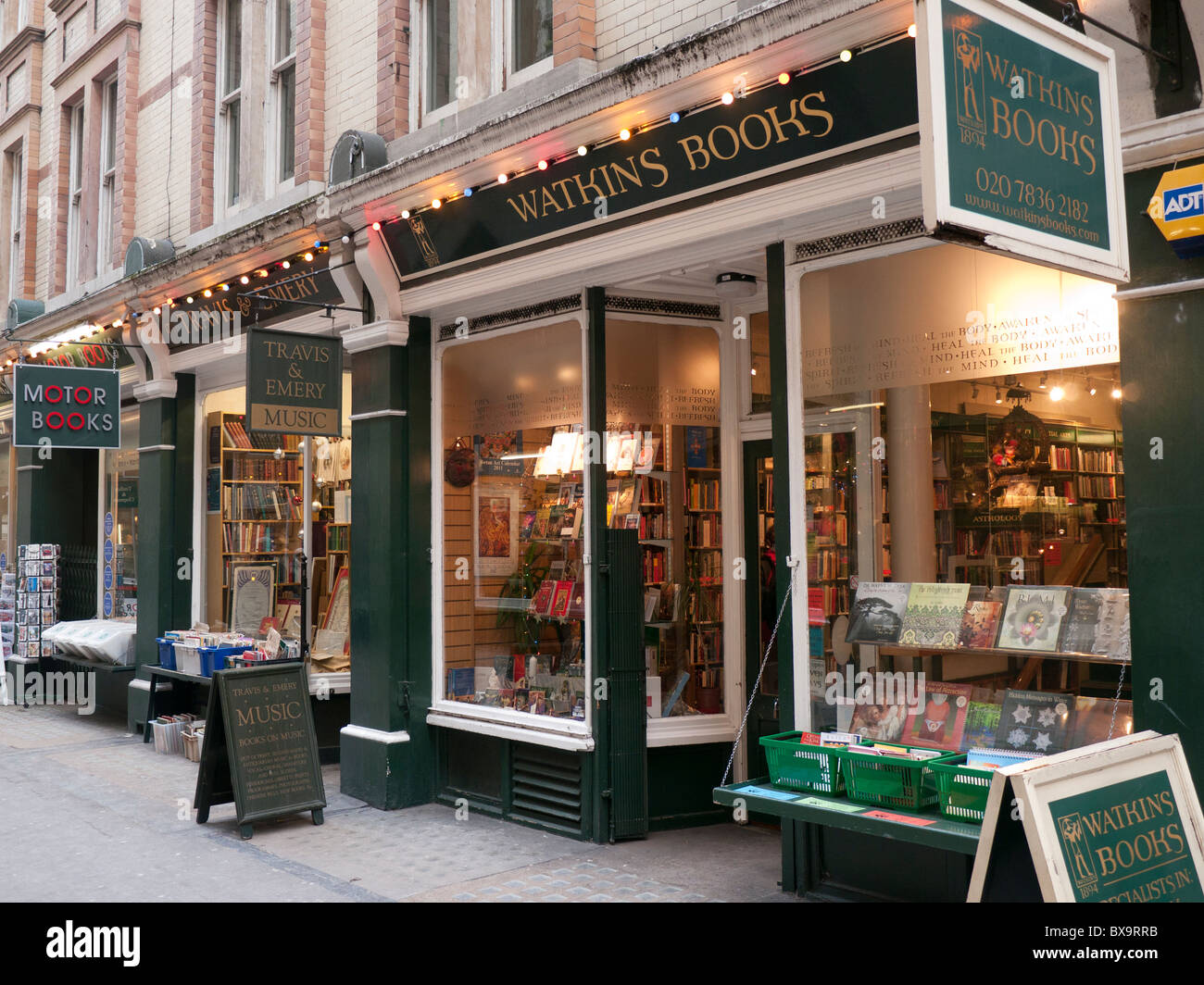 Watkins Buchhandlung in Cecil Court in London Großbritannien Stockfoto