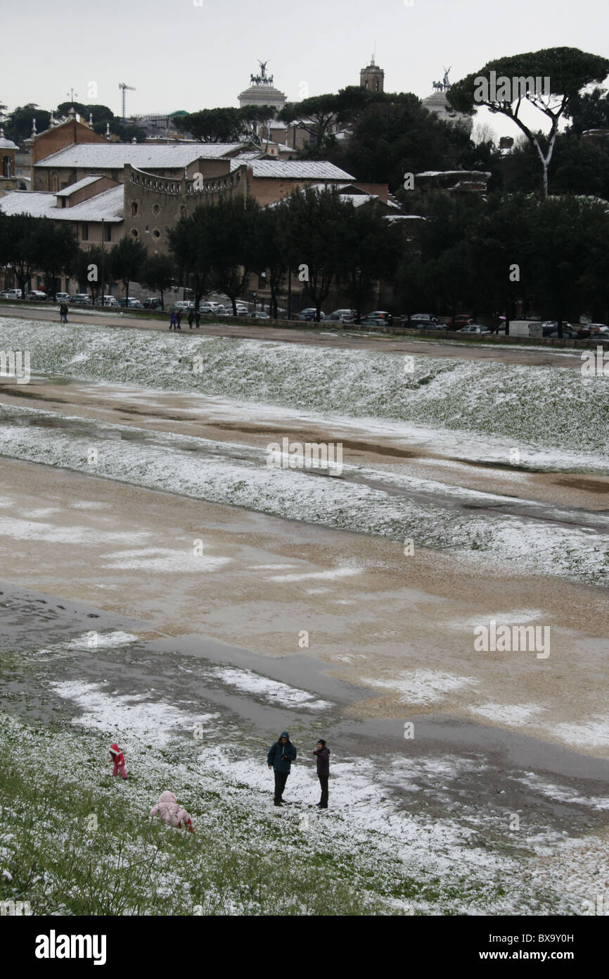 seltenen Schneefall in Rom auf der 12. Februar 2010 Circo massimo Stockfoto