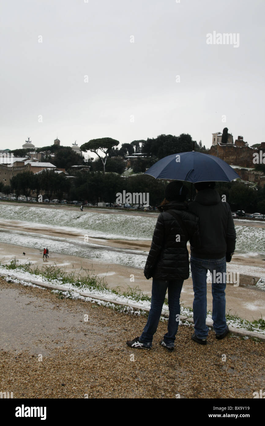 seltenen Schneefall in Rom auf der 12. Februar 2010 Circo massimo Stockfoto