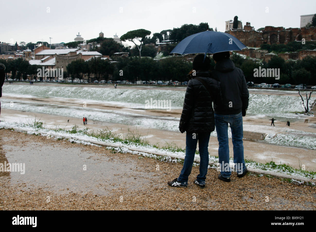 seltenen Schneefall in Rom auf der 12. Februar 2010 Circo massimo Stockfoto