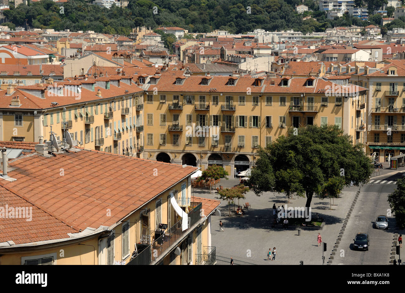 Blick auf den Place Garibaldi Town Square Old Nice, Alpes-Maritimes, Côte-d'Azur, Frankreich Stockfoto