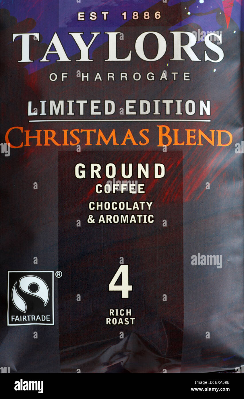 Paket von Taylors von Harrogate Limited Edition Weihnachten Mischung gemahlener Kaffee schokoladig & aromatisch - Fairtrade logo Symbol für Fairen Handel Stockfoto