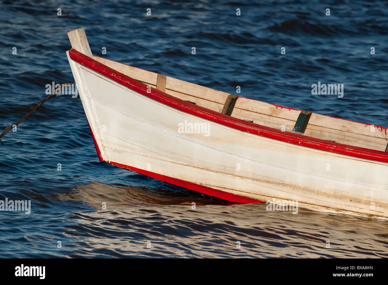 weißes Boot Stockfoto