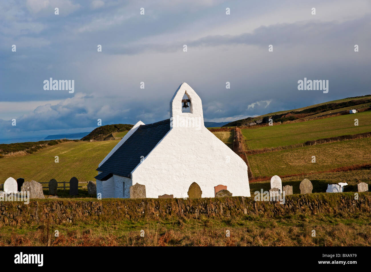 MWNT und seine Kirche. Die Kirche des Heiligen Kreuzes Ceredigion (Walisisch: Eglwys y Grog) Stockfoto