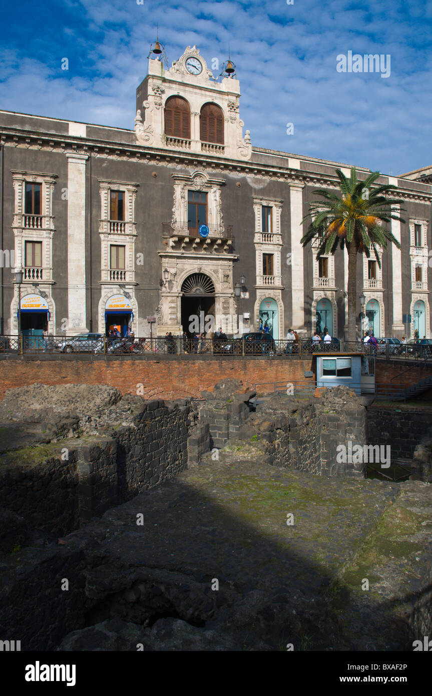 Piazza Stesicoro mit den Ruinen des römischen Amphitheaters Catania-Sizilien-Italien-Europa Stockfoto