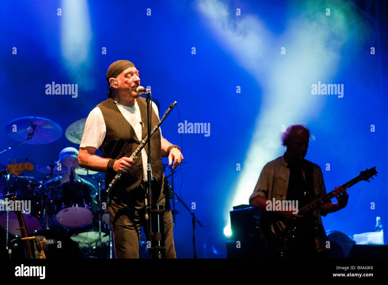 Sänger / flute Player Ian Anderson, Gitarrist Martin Barre und Schlagzeuger Doane Perry von Jethro Tull auf der Bühne in Jerusalem, 2010 Stockfoto