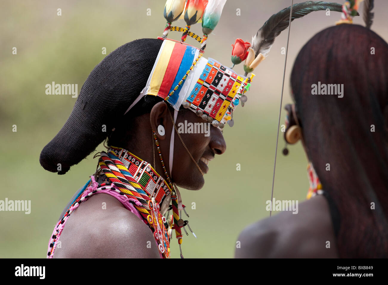 Menschen In Kenia In Stammes Kleidung Stockfotografie Alamy