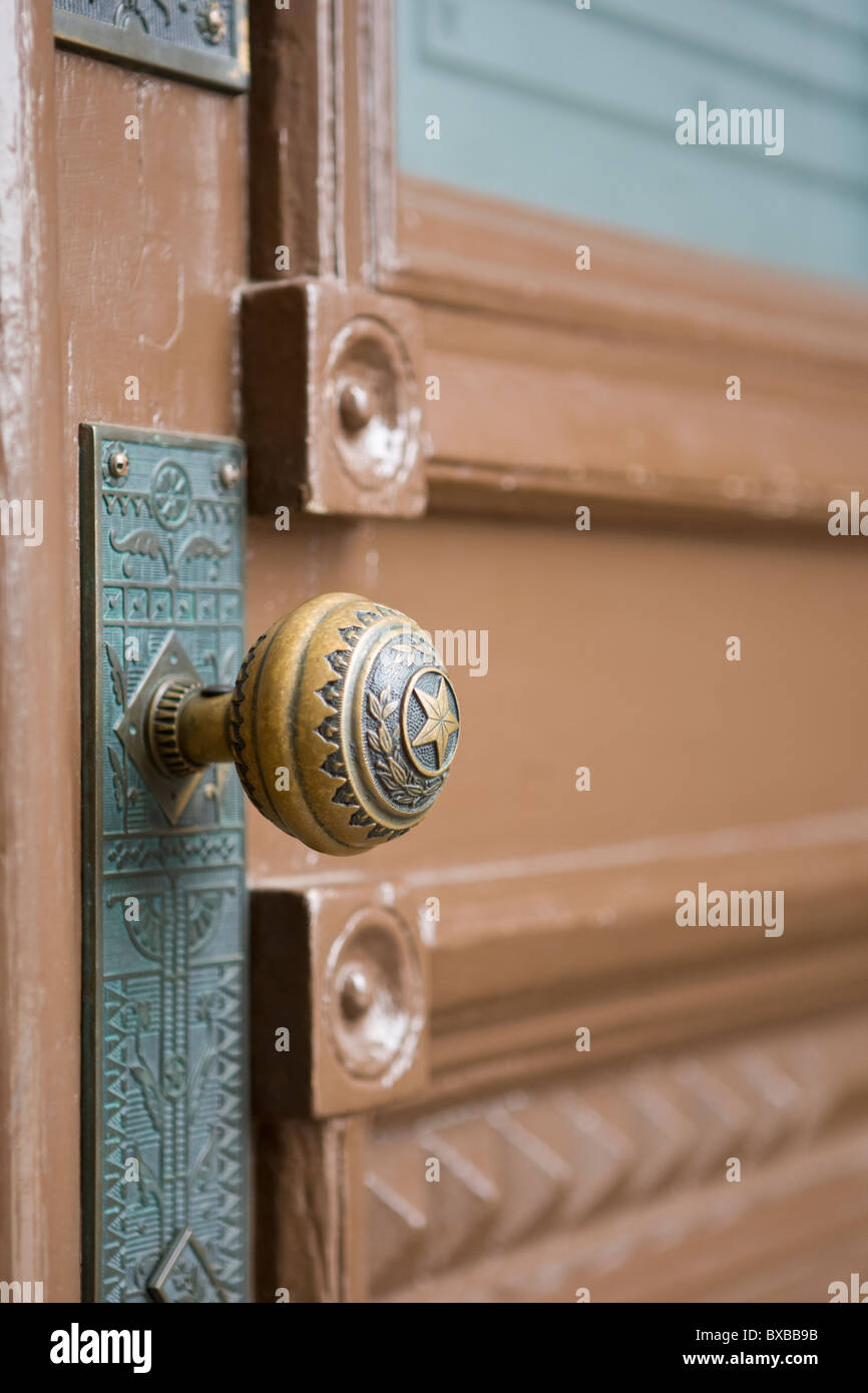 Detail der Texas Zustand Siegel mit Lone Star und Eichen und Olivenbäumen Äste auf Messing Türknopf im Capitol building in Austin Stockfoto