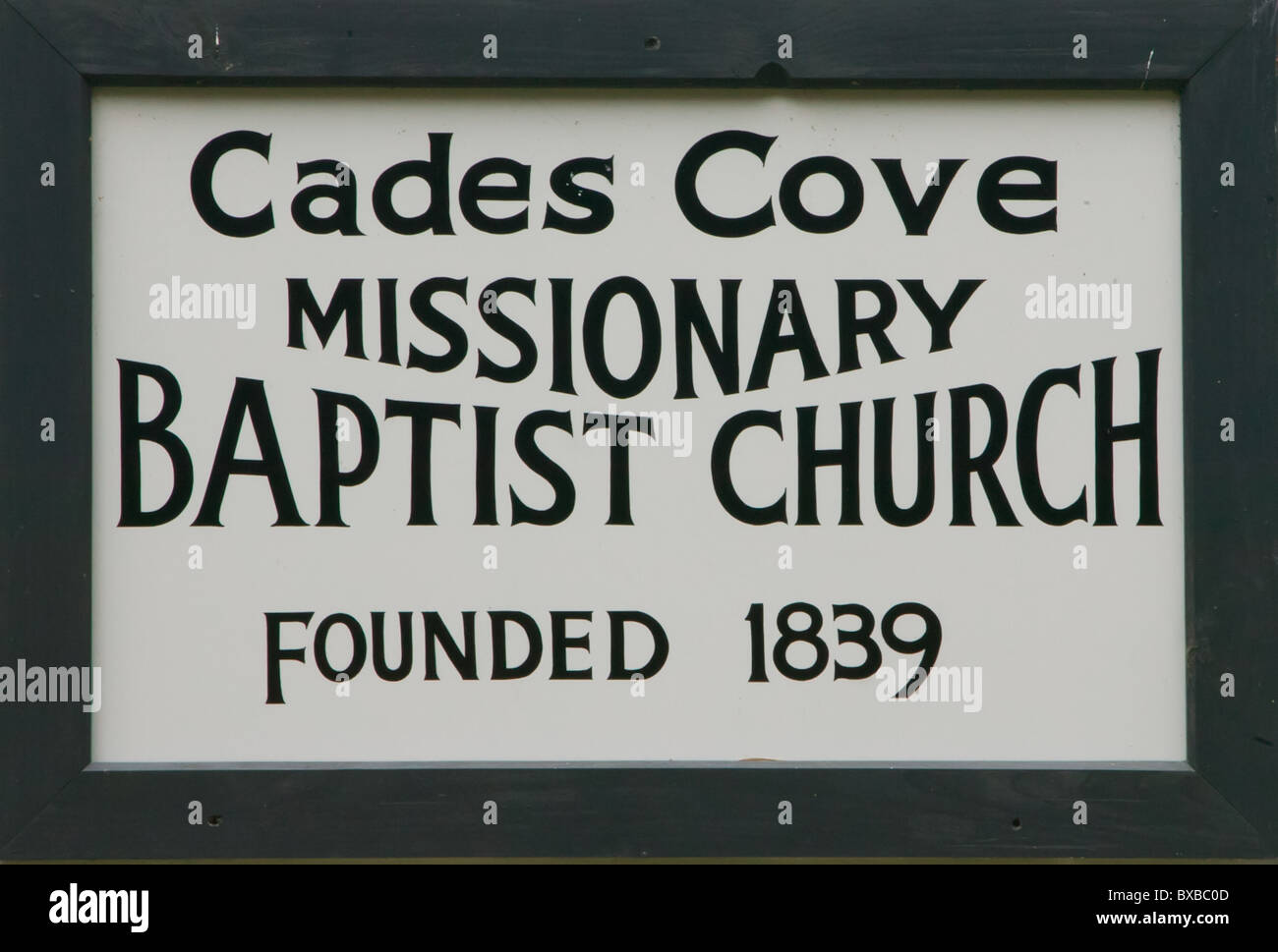 Zeichen für Cades Cove Missionary Baptist Church in Great Smoky Mountains Nationalpark. Stockfoto