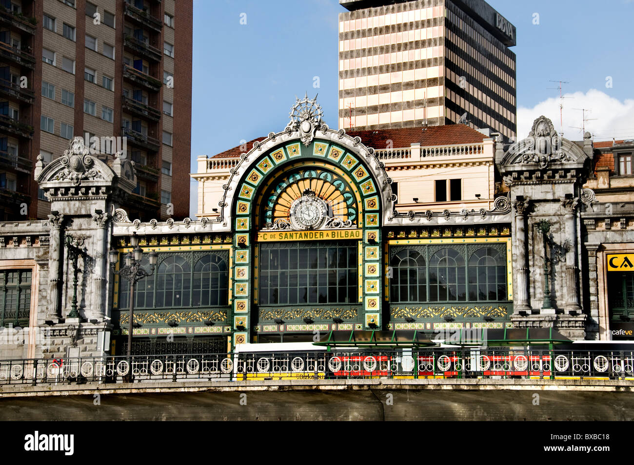 Bilbao Spanien spanische Baskenland Stadt Stadt Art-deco-Stil Santander-Bilbao Bahnhof in Bilbao Stockfoto