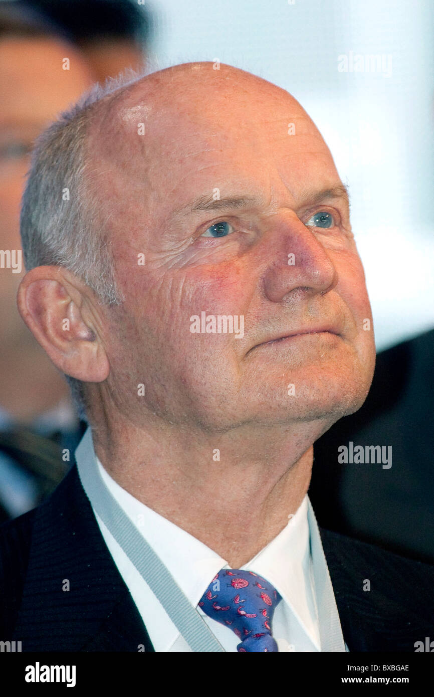 Ferdinand Karl Piech, Vorsitzender des Aufsichtsrats der Volkswagen AG, in der Gruppe-Nacht der Volkswagen AG, zu der Stockfoto