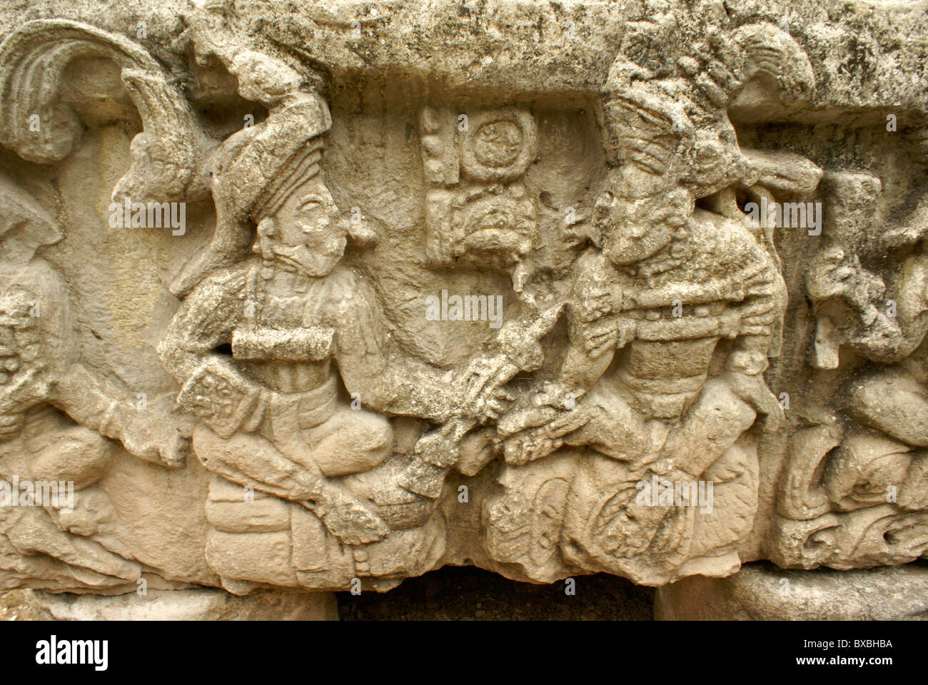 Detail von Altar Q, der die 16 Herrscher der Maya-Stadt Copan, Copan Ruinen, Honduras zeigt Stockfoto