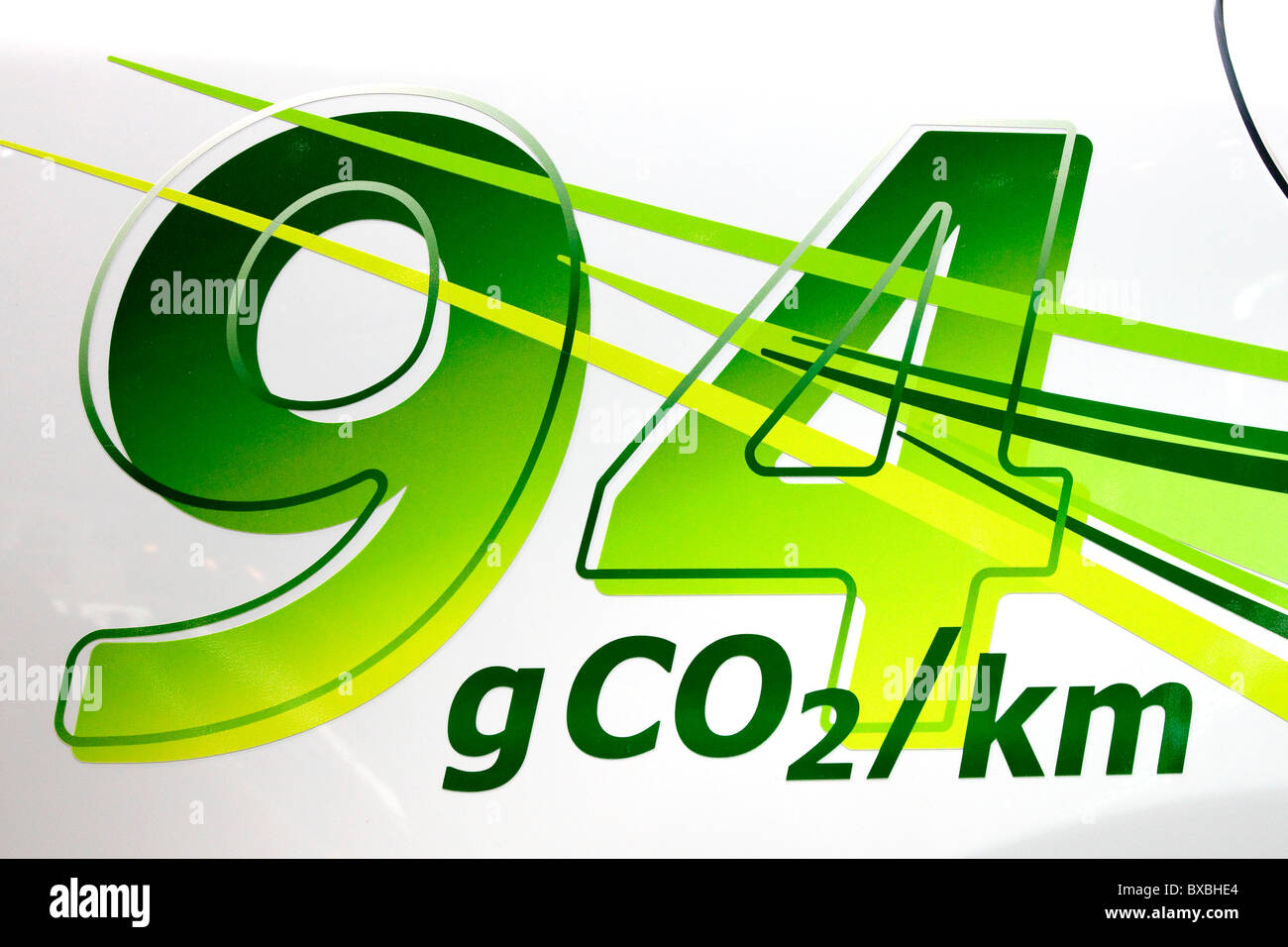 Schriftzug 94 Gramm CO2-Emissionen am Fahrzeug Kia Motors bei den 63. Internationale Automobilausstellung internationale Motor Stockfoto