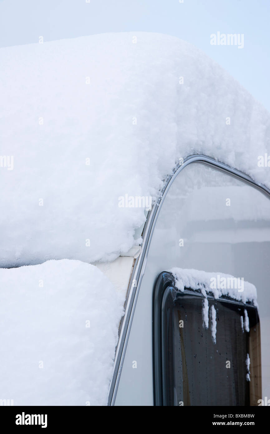 Wohnwagen und Schnee, Schottland, Dezember 2010 Stockfoto