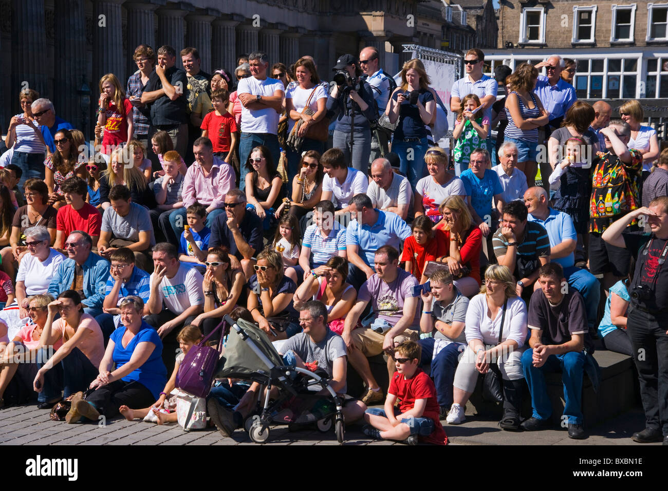 Massen, Fringe Festival, Princes Street, Edinburgh, Lothian, Schottland, August 2010 Stockfoto