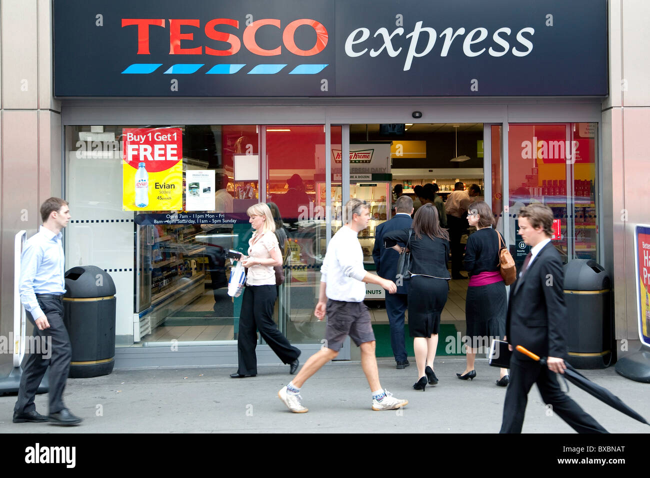 Vorrat an der Supermarkt-Kette Tesco, Tesco Express, London, England, Vereinigtes Königreich, Europa Stockfoto