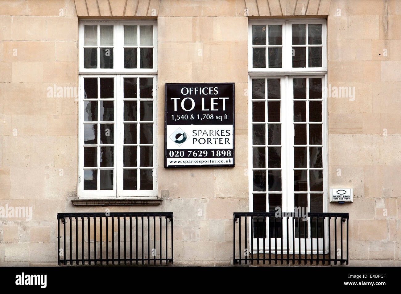 Zeichen, Büros zu vermieten, in das Bankenviertel in London, England, Vereinigtes Königreich, Europa Stockfoto