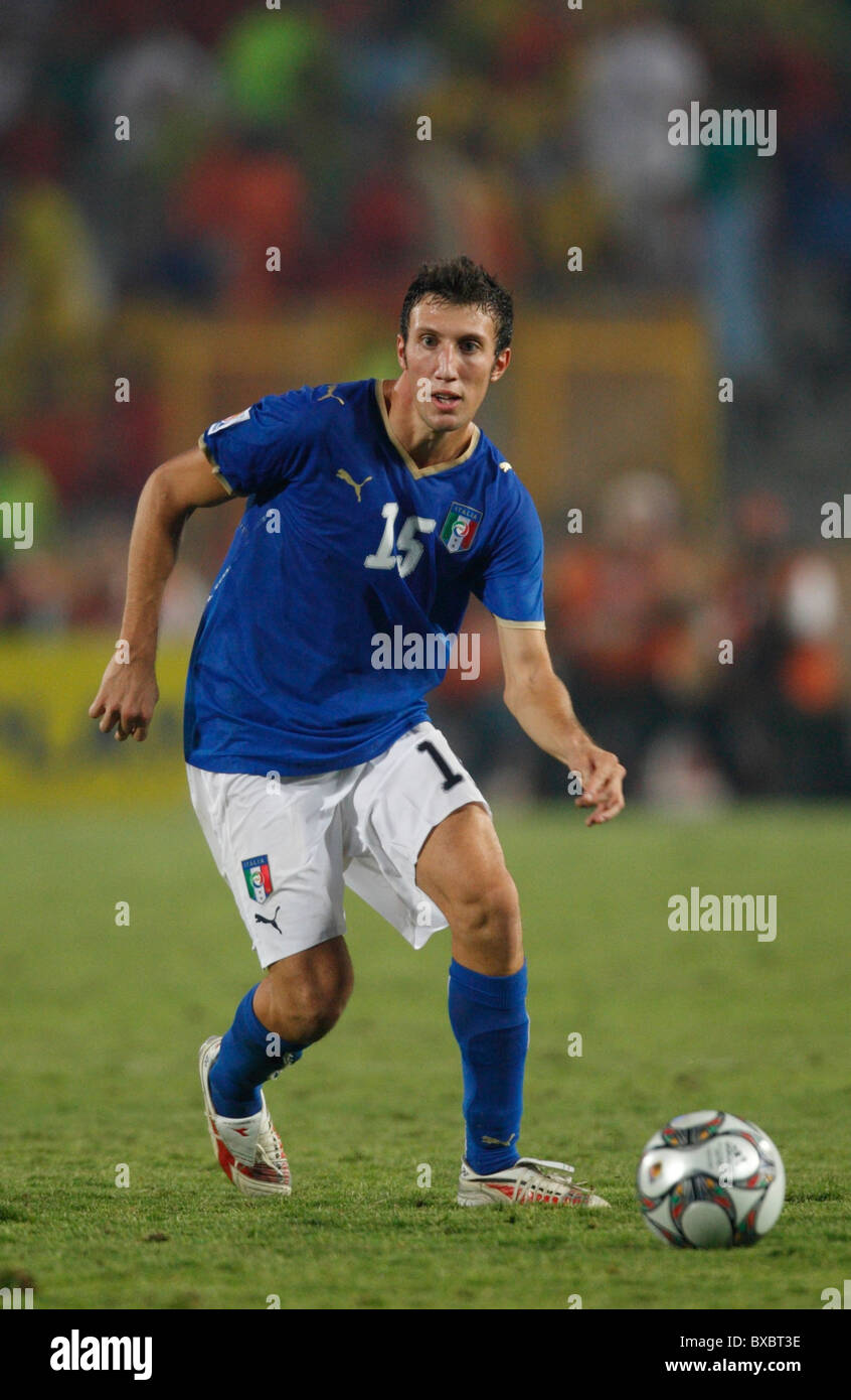 Vasco Regini aus Italien im Kampf gegen Ägypten am 1. Oktober 2009 im Kairoer International Stadium in Kairo. Nur redaktionelle Verwendung. Kommerzielle Nutzung verboten. (Foto: Jonathan Paul Larsen / Diadem Images) Stockfoto