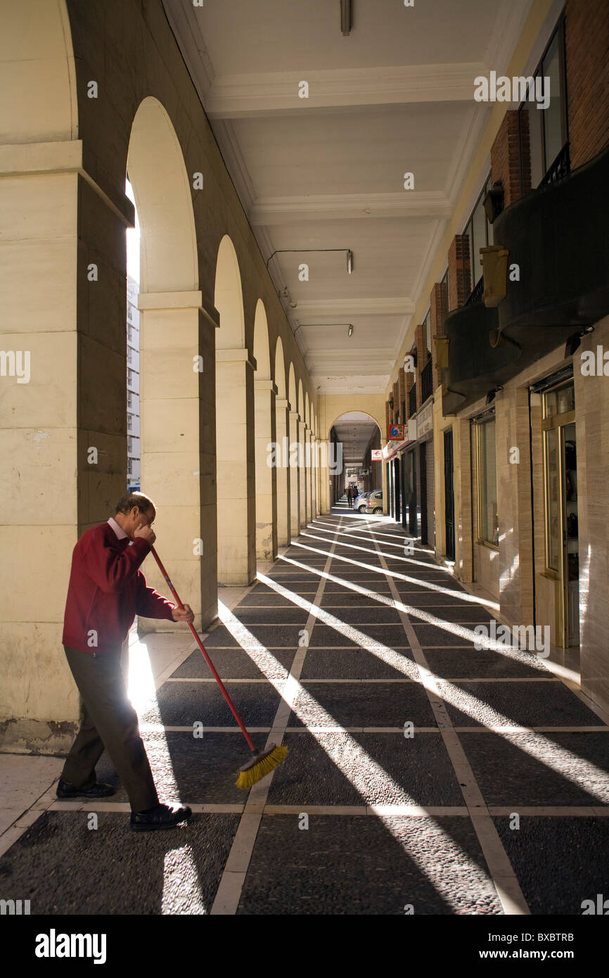 Ein Fußgänger Arcade, Sevilla, Spanien Stockfoto