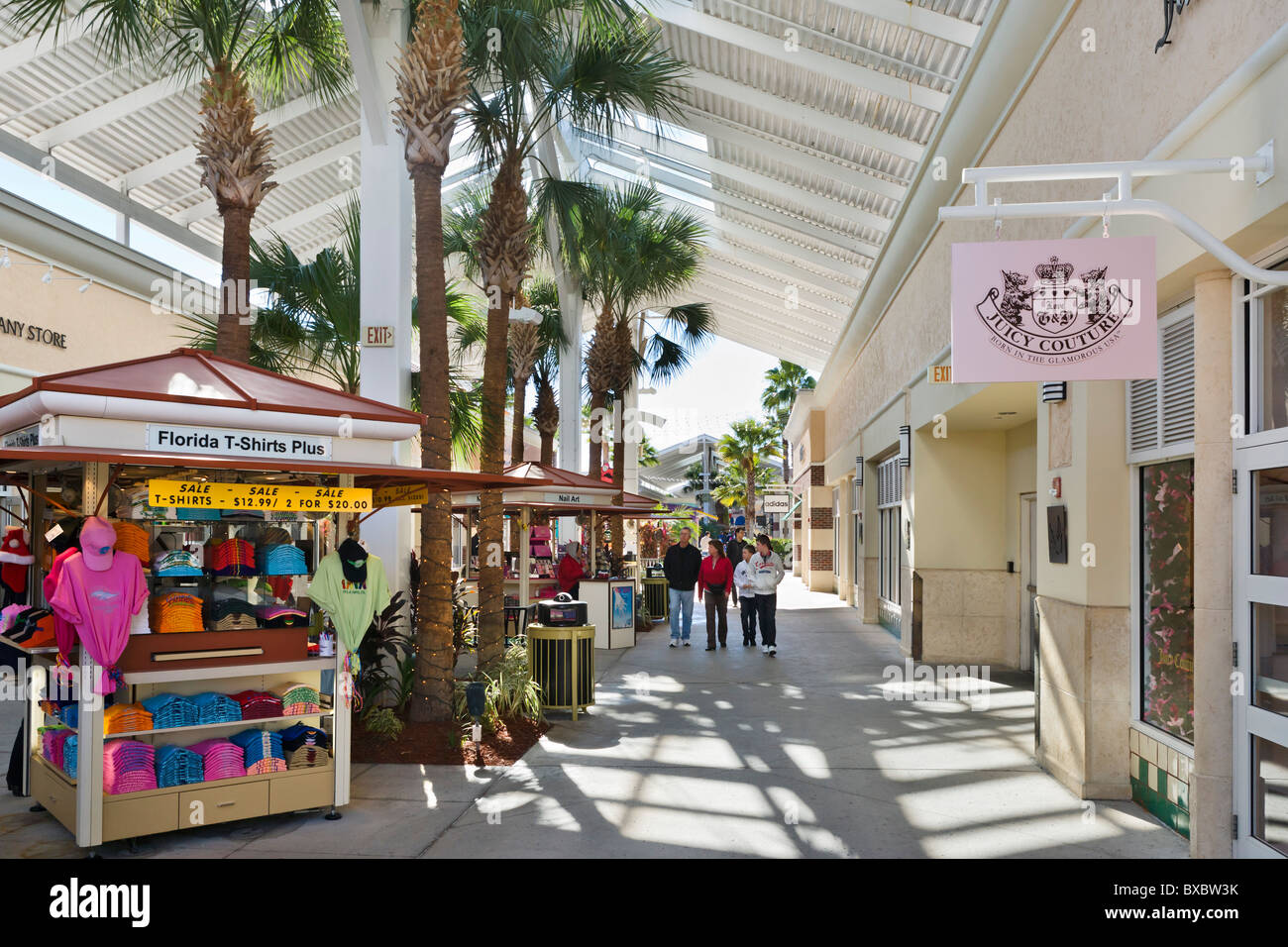 Geschäfte in Orlando Premium Outlets, Lake Buena Vista, Orlando, Florida, USA Stockfoto
